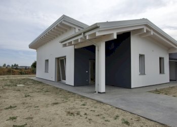 facciata - Villa a Schiera Via XXV Maggio 1915, Galliera - foto 19