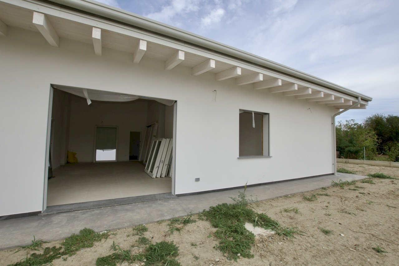 facciata - Villa a Schiera Via XXV Maggio 1915, Galliera - foto 2