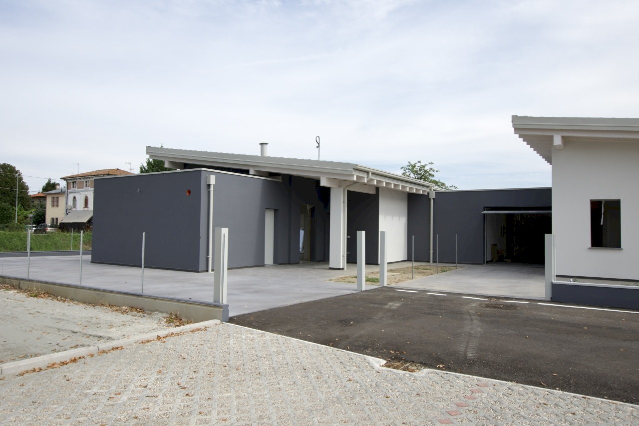 facciata - Villa a Schiera Via XXV Maggio 1915, Galliera - foto 1