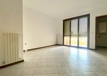 zona giorno - Bilocale via Ariosto 7, Cento - foto 4