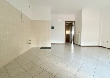 zona giorno - Bilocale via Ariosto 7, Cento - foto 6