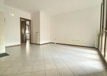 zona giorno - Bilocale via Ariosto 7, Cento - foto 7