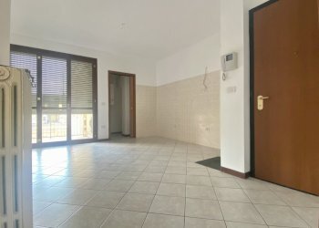 zona giorno - Bilocale via Ariosto 7, Cento - foto 8