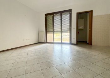 zona giorno - Bilocale via Ariosto 7, Cento - foto 15