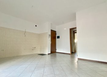 zona giorno - Bilocale via Ariosto 7, Cento - foto 16