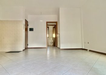 zona giorno - Bilocale via Ariosto 7, Cento - foto 17