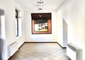 negozio - Commercial Premises Via XX Settembre 40, San Pietro in Casale - photo 2