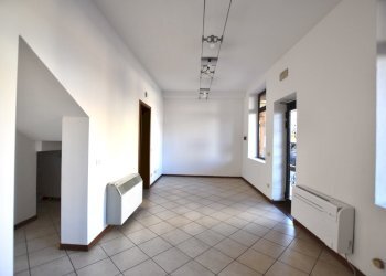 negozio - Commercial Premises Via XX Settembre 40, San Pietro in Casale - photo 3