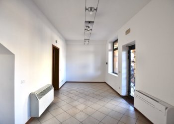 negozio - Commercial Premises Via XX Settembre 40, San Pietro in Casale - photo 4