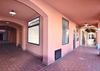 facciata - Commercial Premises Via XX Settembre 40, San Pietro in Casale - photo 12