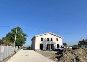 facciata - Villa a Schiera Via XX Settembre 74, Poggio Renatico - foto 26