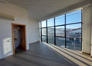 sa1.jpg - Ufficio Sarzana - foto 1