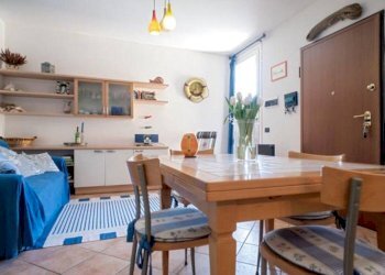 am12.jpg - Trilocale Ameglia - foto 12