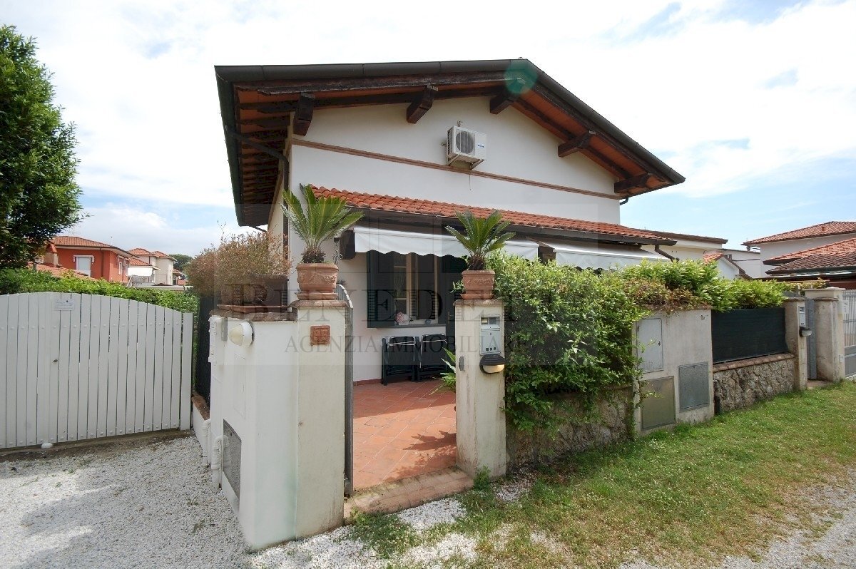 DSC_0049.JPG - Casa indipendente Via Ugo Foscolo 53, Pietrasanta - foto 2