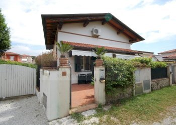 DSC_0049.JPG - Casa indipendente Via Ugo Foscolo 53, Pietrasanta - foto 2