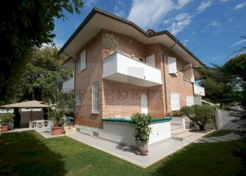 DSC_0072.JPG - Villa Via Lungomare Roma 129, Pietrasanta - foto 1