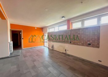 2.jpg - Quadrilocale Ivrea - foto 4