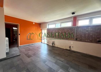 7.jpg - Quadrilocale Ivrea - foto 8