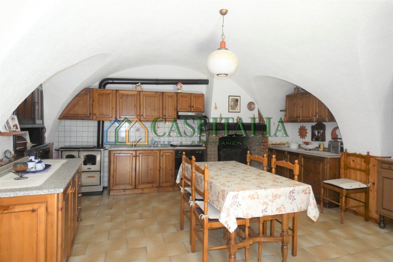 CUCINA - Villa Borgofranco d'Ivrea - foto 2