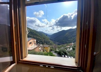 11.jpg - Porzione di casa Avegno - foto 12