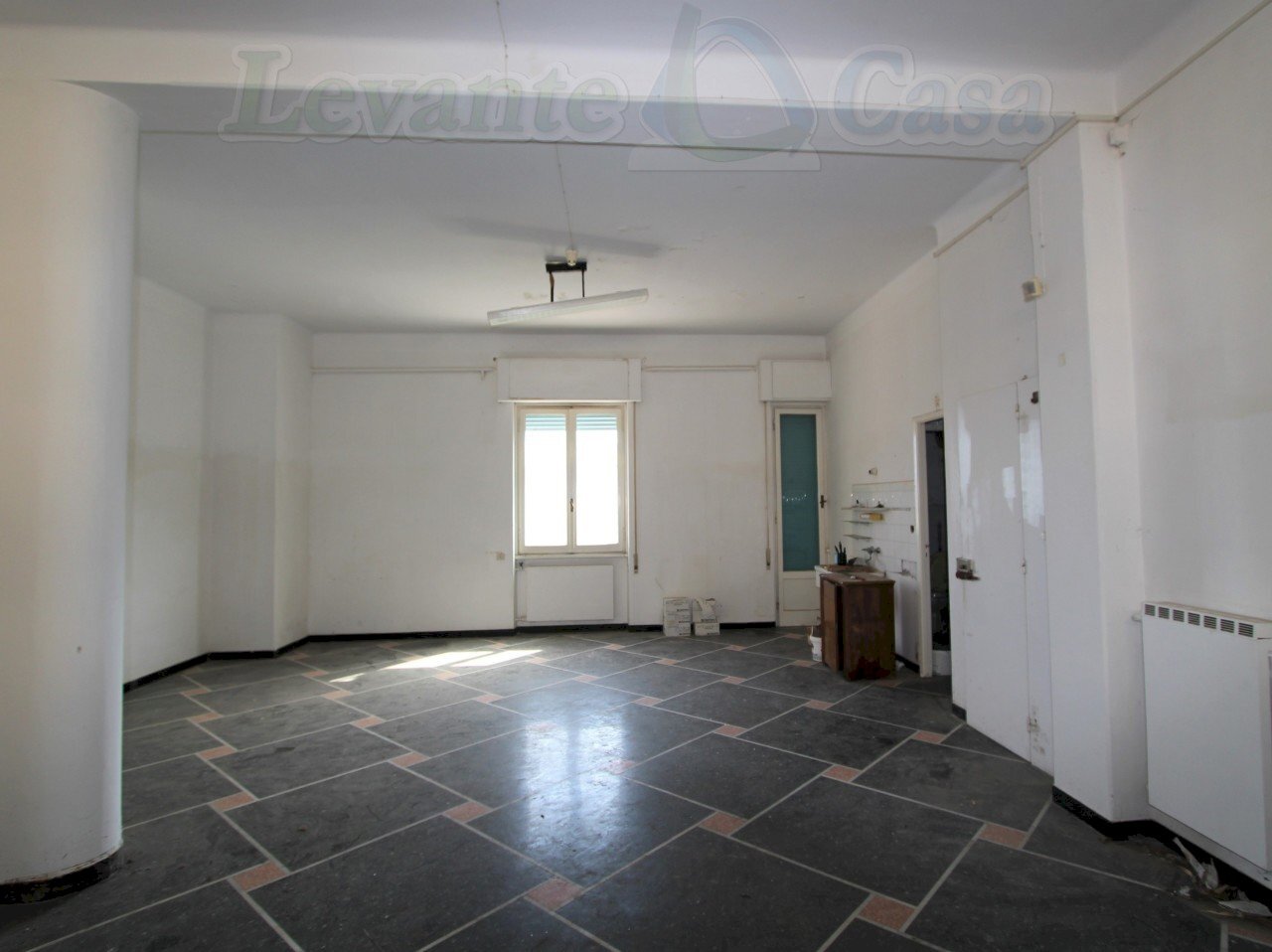 003 - Negozio (5).jpg - Commercial Premises Uscio - photo 3