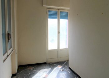 011 - Stanza (2).jpg - Locale Commerciale Uscio - foto 11