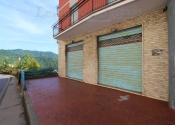 012 - Facciata (4).jpg - Locale Commerciale Uscio - foto 12