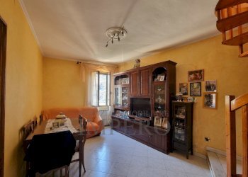 soggiorno - Trilocale Piazza Colletta 3, Ventimiglia - foto 2