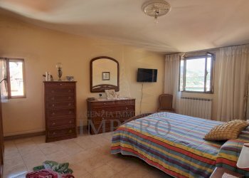 camera da letto matrimoniale - Trilocale Piazza Colletta 3, Ventimiglia - foto 5