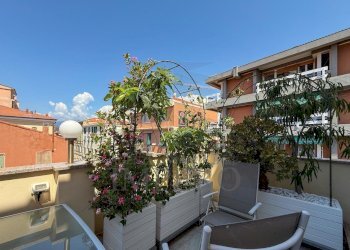 terrazzo - Quadrilocale Via Vittorio Emanuele II 60, Bordighera - foto 1