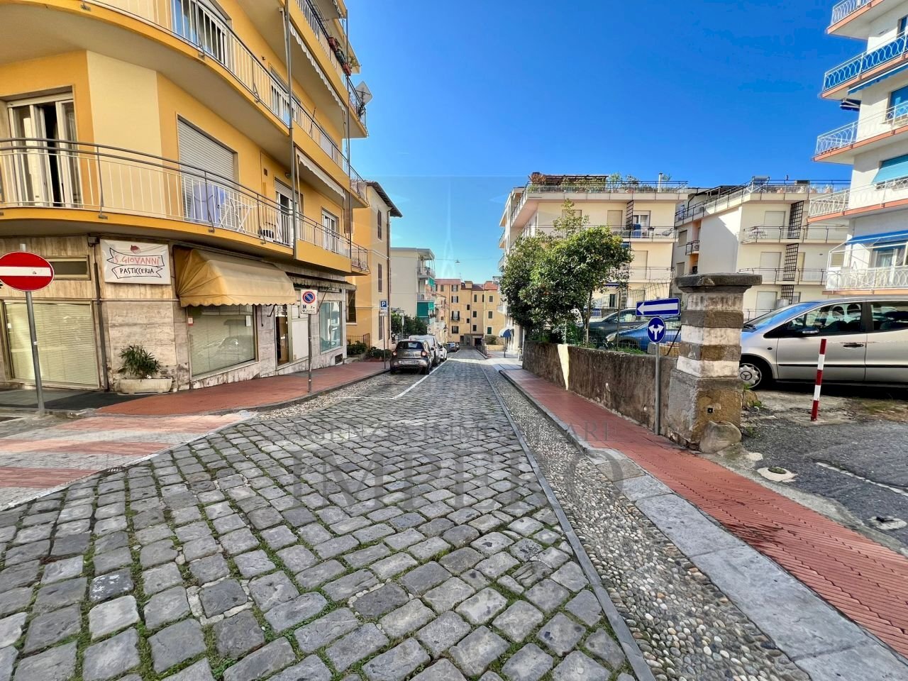 WhatsApp Image 2024-11-07 at 10.36.10.jpeg - Magazzino Via Jean Jonquiere 25, Ospedaletti - foto 1