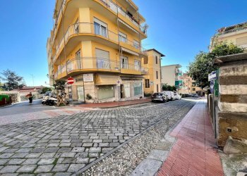 Magazzino Via Jean Jonquiere 25, Ospedaletti - foto 17