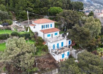 drone - Villa Corso G. Verdi 16, Ventimiglia - foto 1