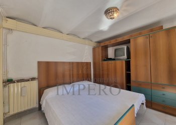camera da letto - Casa indipendente Via Madonna delle Virtú 10, Ventimiglia - foto 18