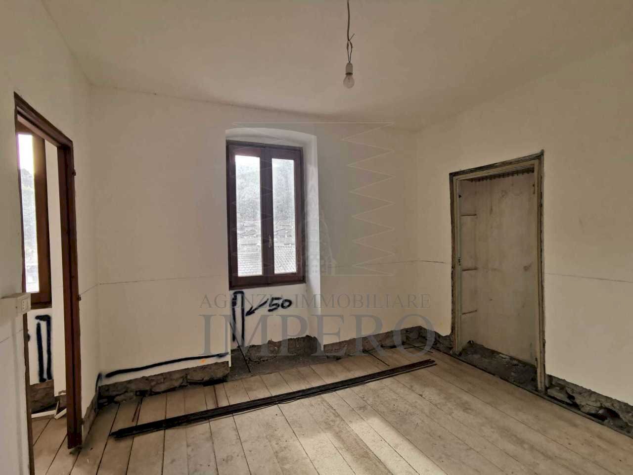 camera - Trilocale Via Nuova 10, Isolabona - foto 2