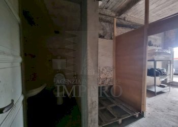 servizi - Magazzino Via Giovanni Trossarelli 14, Ventimiglia - foto 9