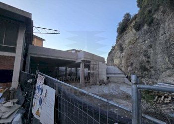 magazzino - Locale Commerciale Via della Chiesa 1, Ventimiglia - foto 3