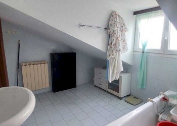 WhatsApp Image 2025-07-23 at 19.29.32.jpeg - Mansarda Strada del colle, Imperia - foto 15