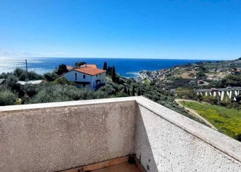 WhatsApp Image 2026-03-31 at 13.56.43 (1).jpeg - Mansarda Strada del colle, Imperia - foto 2