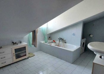 WhatsApp Image 2026-03-31 at 13.56.40 (1).jpeg - Mansarda Strada del colle, Imperia - foto 19