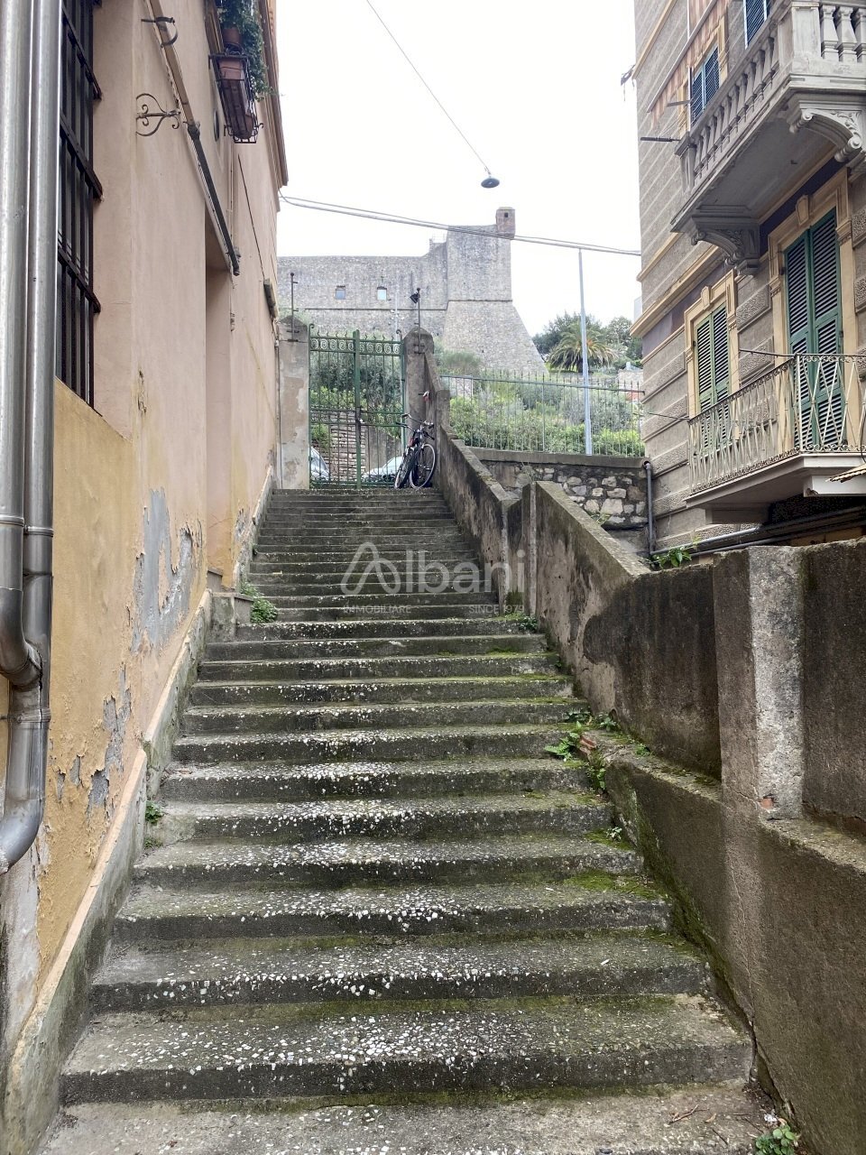 AFFITTASI LOCALE 300 MQ - CENTRO LA SPEZIA - Commercial Premises Via XX Settembre 35, La Spezia - photo 3