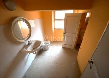 AFFITTASI LOCALE 300 MQ - CENTRO LA SPEZIA - Commercial Premises Via XX Settembre 35, La Spezia - photo 13