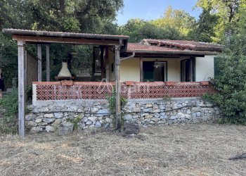 LE2039_ROCCHETTA_FABBRICATO_CON_DEPENDACE (10).JPG - Casa indipendente Via Rocchetta, Lerici - foto 1