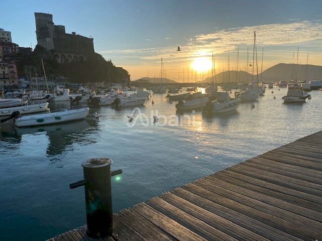 AFF498_Lerici_Affitto_fondo_ (3).jpg - Articoli da Regalo - Casalinghi Via Roma, Lerici - foto 2