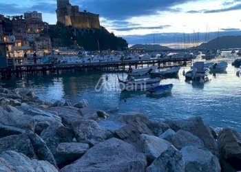 AFF498_Lerici_Affitto_fondo_ (3).jpg - Articoli da Regalo - Casalinghi Via Roma, Lerici - foto 1