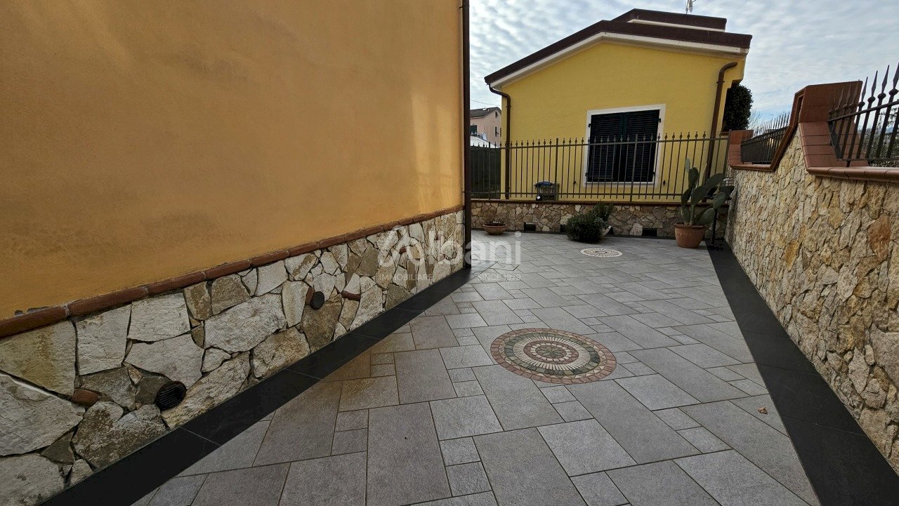 SA165_in vendita terra tetto con esterno - a pochi - Porzione di casa Via Cisa Traversa  11, Sarzana - foto 2