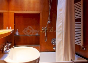 BAGNO CON VASCA - Trilocale Courmayeur - foto 17