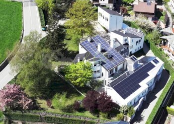 VENDITA BRISSOGNE: esterno - Hotel - Accommodation facility Brissogne - photo 1