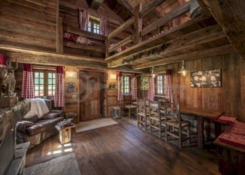 AFFITTO COURMAYEUR: sala da pranzo con camino - Trilocale Località Cuignon 1, Courmayeur - foto 1