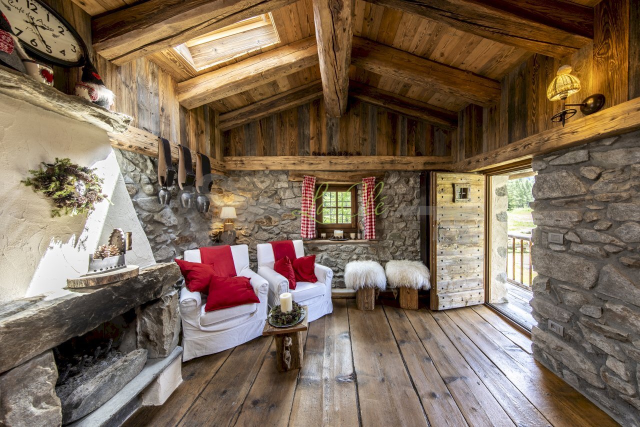 AFFITTO COURMAYEUR: ingresso con camino - Baita Località Peuterey 15, Courmayeur - foto 1